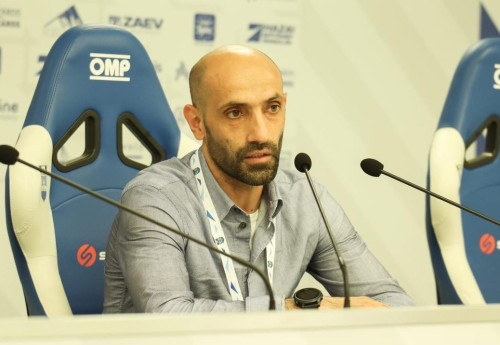 Фотография к новости: Главный тренер "Кызыл-Жара" отказался менять гражданство ради карьеры