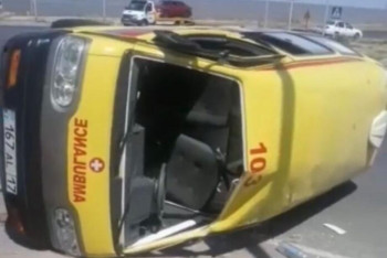 Фотография к новости: "Скорая" опрокинулась после ДТП в Шымкенте