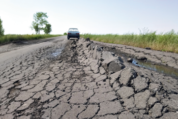Фотография к новости: За приёмку плохих дорог возбудили уголовные дела в Казахстане