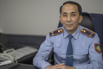 Фотография к новости: Самый популярный полицейский Алматы покинул должность