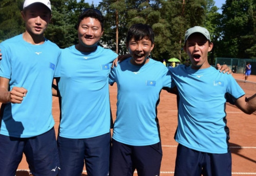 Фотография к новости: Казахстанские юниоры победили экс-чемпионов мира на World Junior Tennis Finals в Чехии