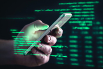 Фотография к новости: Сменные номера интернет-мошенников заблокируют до октября 2022 года — Мусин