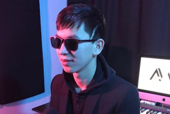 Фотография к новости: Незрячий певец из Караганды готовится покорить Америку