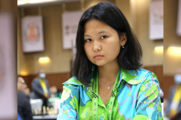 Фотография к новости: Президент поздравил Бибисару Асаубаеву с наградой от ФИДЕ