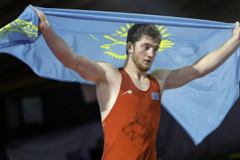 Фотография к новости: Чемпион мира отдал подаренный ему миллион сельскому спортзалу в Мангистау