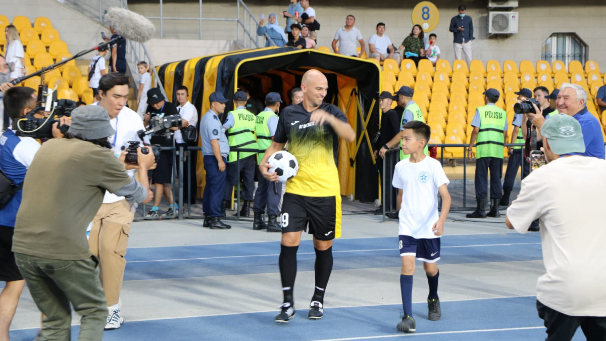 Александр Шахбазов