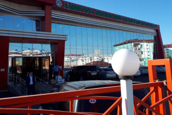 Фотография к новости: Скандальное видео с посетителями прокомментировали в центре занятости Шымкента