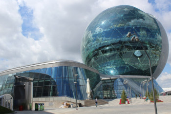 Фотография к новости: Парковки "умные", а тендер - не очень. Нацкомпания ЭКСПО попала в скандальную историю