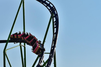 Фотография к новости: Более 30 человек пострадали при аварии на американских горках в Германии