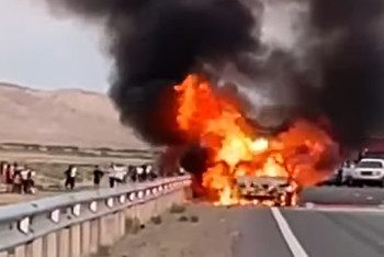 Фотография к новости: Под Актау на трассе взорвался автомобиль