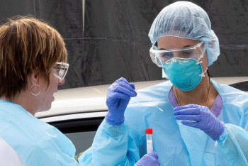 Фотография к новости: В Казахстане уверенно снижается число заразившихся коронавирусом