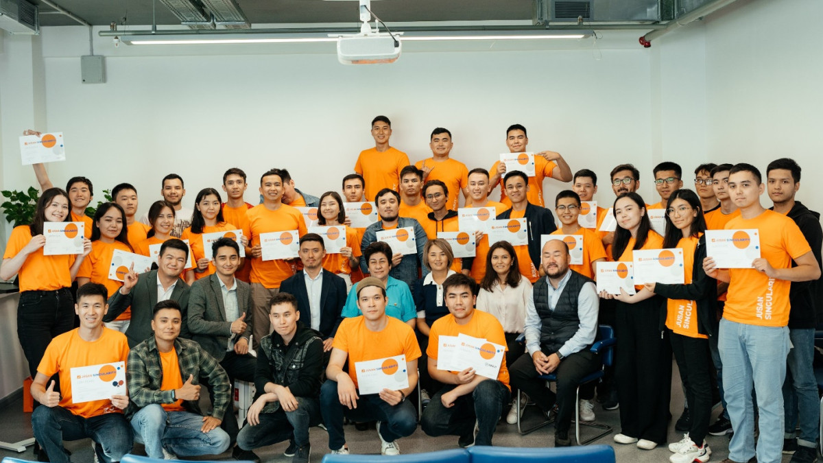 "Перспективы, от которых голова идет кругом". Выпускники Jusan Singularity о своем будущем в IT