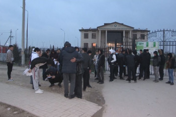 Фотография к новости: За очереди в автоЦОНах Шымкента уволили директора филиала по Туркестанской области