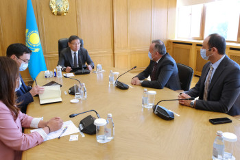 Фотография к новости: Ерболат Досаев встретился с инвесторами алматинского аэропорта