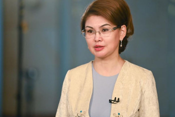 Фотография к новости: Необходимо увеличивать роль женщин в экономике и во власти, процессах принятия решений — Аида Балаева