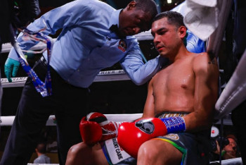 Фотография к новости: Экс-чемпион мира по боксу завершил карьеру после нокаута от казахстанца