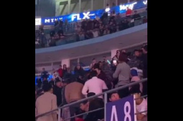 Фотография к новости: Болельщики устроили скандал на турнире лиги Хабиба Нурмагомедова в Нур-Султане