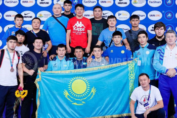 Казахстан выиграл три медали на чемпионате мира по борьбе