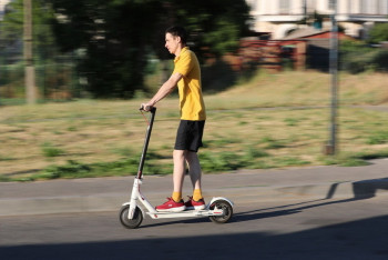 Фотография к новости: Электросамокаты приравняют к автомобилям - полиция Алматы