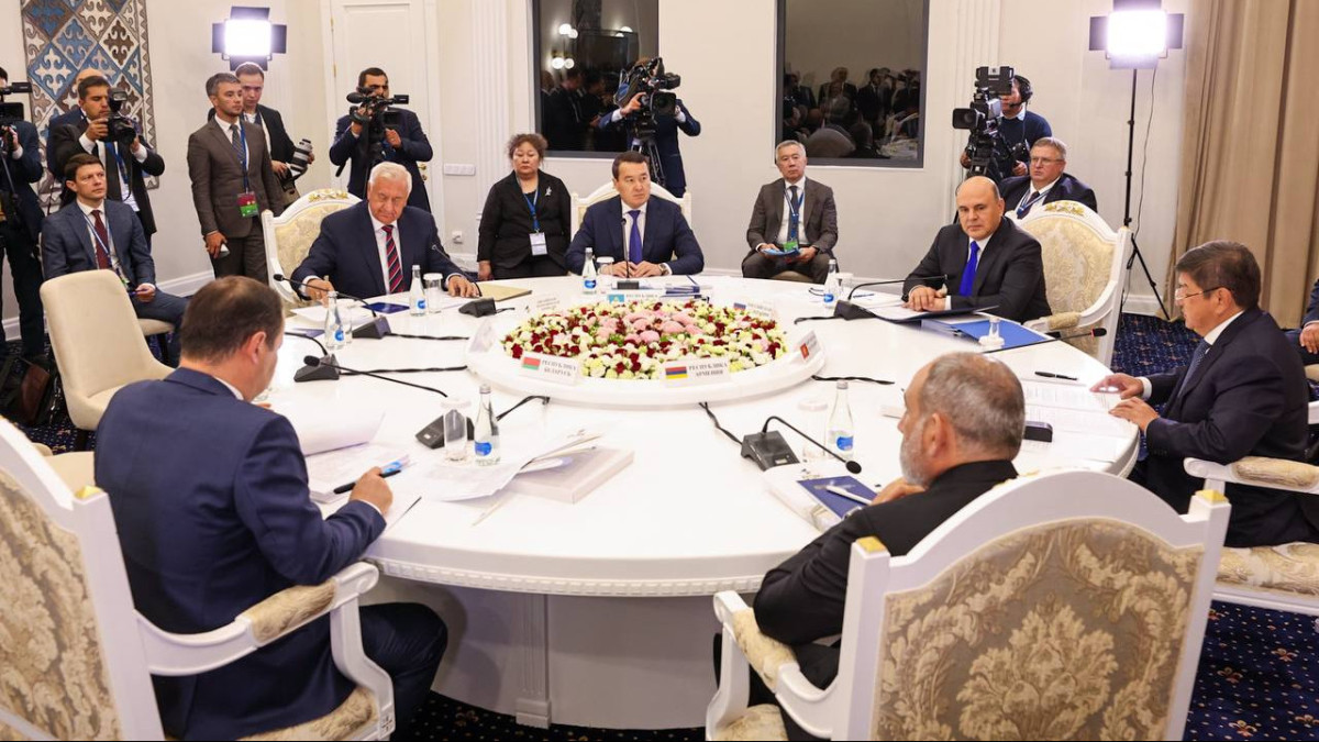 Использование нацвалют при взаимной торговле обсуждают главы правительств стран ЕАЭС в Кыргызстане