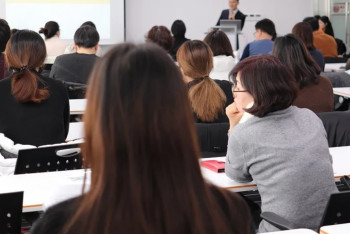 Фотография к новости: Казахстанские педагоги жалуются на сокращение нагрузки в новом учебном году