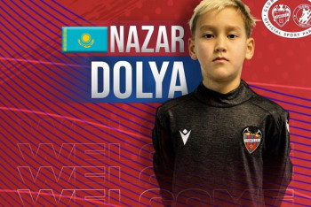 Фотография к новости: Девятилетний футболист из Казахстана уехал по контракту в Испанию