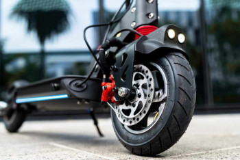 Девушку осудили за гибель самокатчика в Усть-Каменогорске