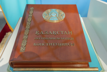 К счастью, все поправки были направлены на человека  — эксперты о Новой Конституции