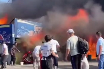 Фотография к новости: Пожар на оптовом рынке в Алматы локализовали за 25 минут