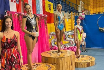 Фотография к новости: Сразу пять медалей завоевала казахстанская гимнастка на турнире в Венгрии