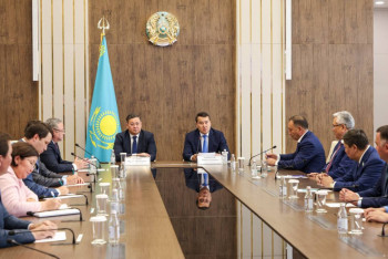 Фотография к новости: Запуск инвестпроектов, модернизация дорог - задачи поставили перед новым акимом Актюбинской области