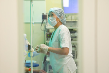 Фотография к новости: Стало известно о состоянии мальчика, прыгнувшего с поезда в Жамбылской области