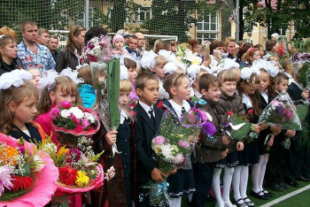 Фотография к новости: Министр просвещения поздравил с Днём знаний всех учащихся, учителей и родителей