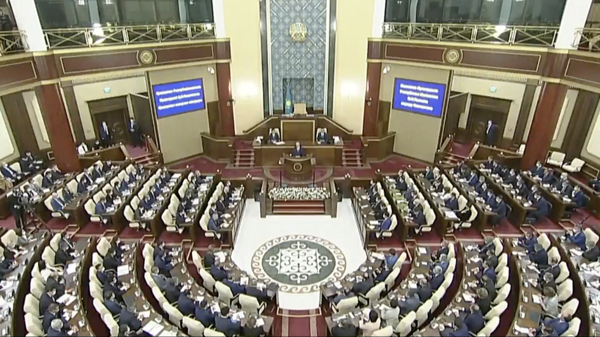 "Нехватка битума - позор для страны": Токаев сделал предупреждение правительству