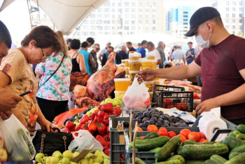 Фотография к новости: Сельхозпроизводители Жамбылской области привезли в столицу почти 500 тонн продукции