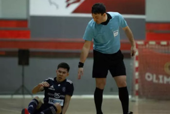 Казахстанский арбитр назначен на матчи Евро-2022 по футзалу