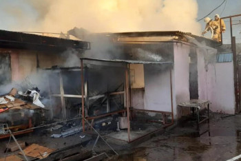 Новый рынок начали строить на месте сгоревшего в Жетысае