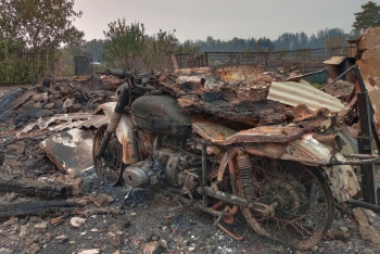 Фотография к новости: "От домов остались только стены" — репортаж из пострадавших от огня посёлков Костанайской области