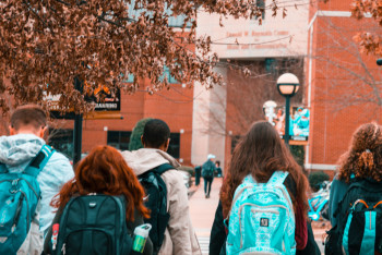 Рекордные 125 тысяч грантов получили студенты казахстанских колледжей