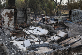 После пожара: что происходит в Аулиекольском районе, и почему погорельцы не хотят покидать свои посёлки?