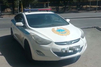 Фотография к новости: Бутафорская полицейская машина разъезжала по Алматы