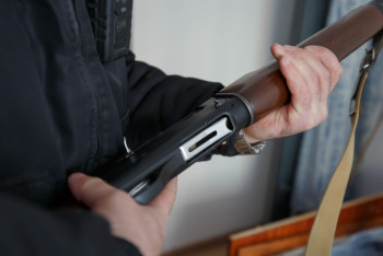 Фотография к новости: В акмолинца случайно выстрелили на рыбалке