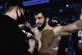 "Специально не стал добивать". Чемпион мира удивил подробностями своего поражения известному казахстанцу