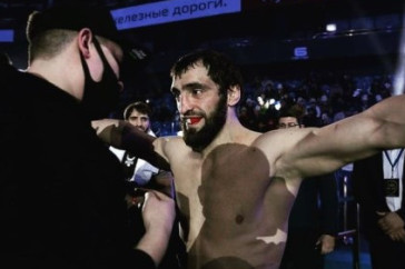 Фотография к новости: "Специально не стал добивать". Чемпион мира удивил подробностями своего поражения известному казахстанцу