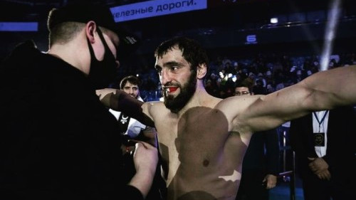 Фотография к новости: "Специально не стал добивать". Чемпион мира удивил подробностями своего поражения известному казахстанцу