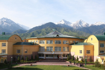 Фотография к новости: Эвакуированные из-за пожаров костанайские школьники получили путевки  в "Бобек"