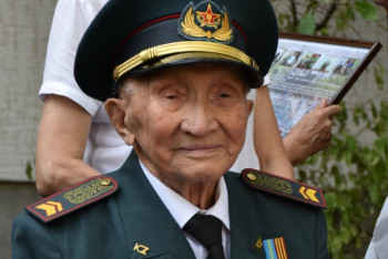 Фотография к новости: Одному из последних солдат Панфиловской дивизии исполнился 101 год