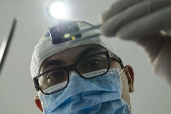 Фотография к новости: Стоматолог высказался против сна на боку