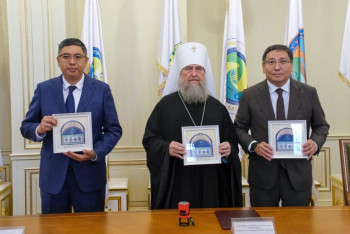 Фотография к новости: Почтовые марки с изображением храмов выпустили в Казахстане