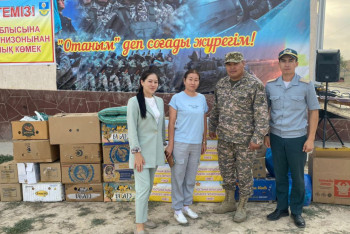 Фотография к новости: Военнослужащие оказали помощь пострадавшим от пожара костанайцам